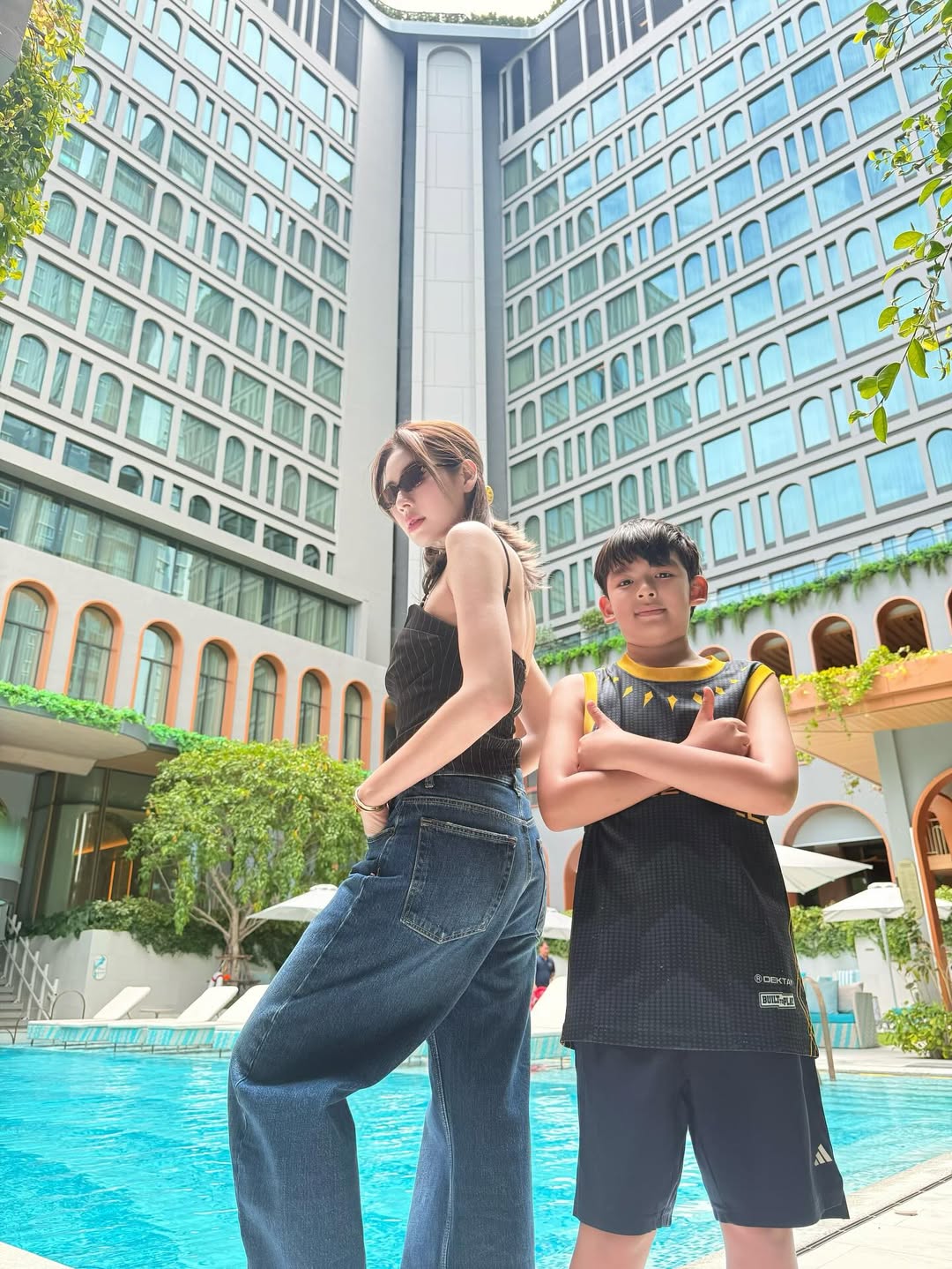 เอ๋ - พรทิพย์ สกิดใจ