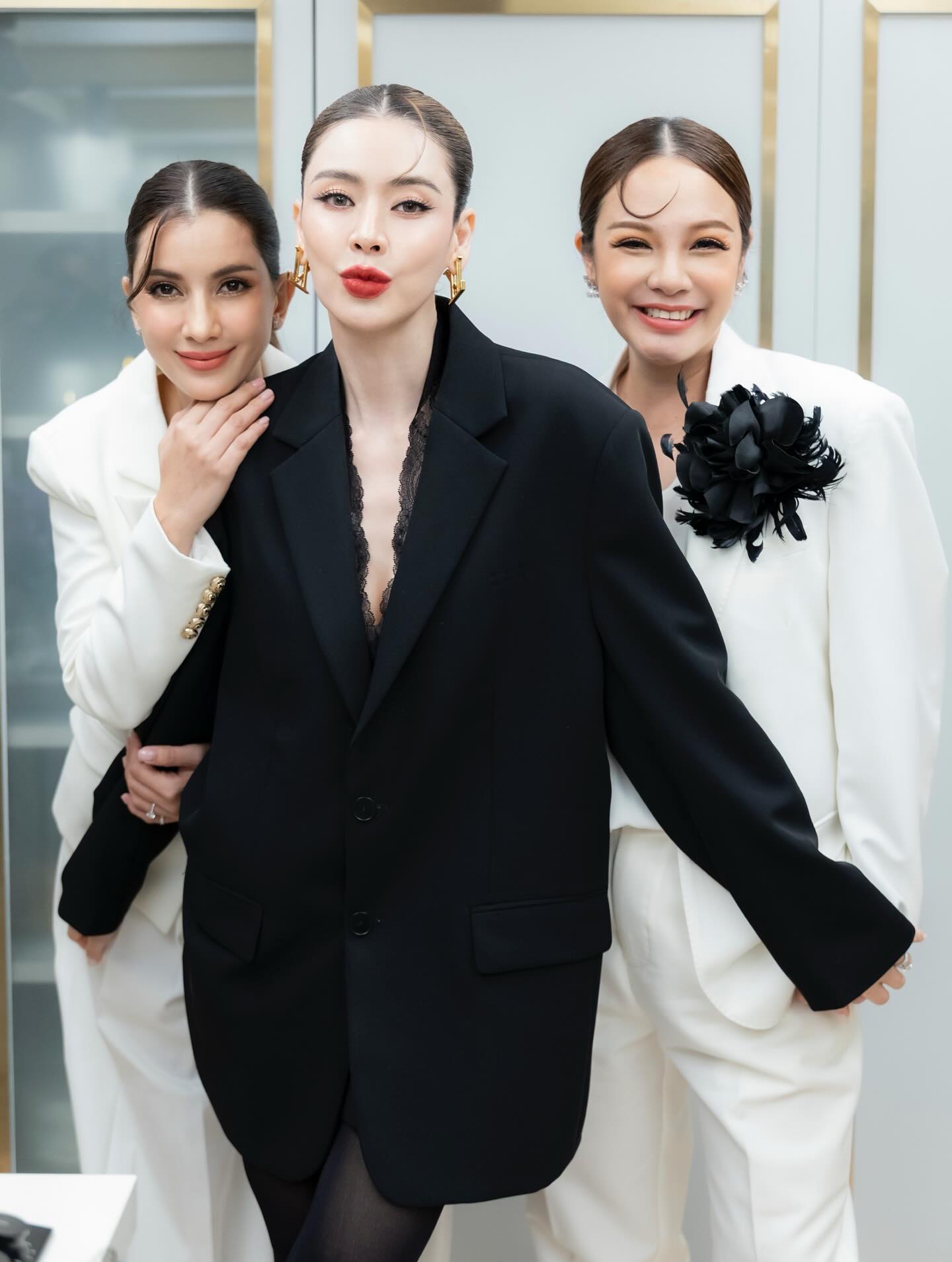 เอ๋ - พรทิพย์ สกิดใจ