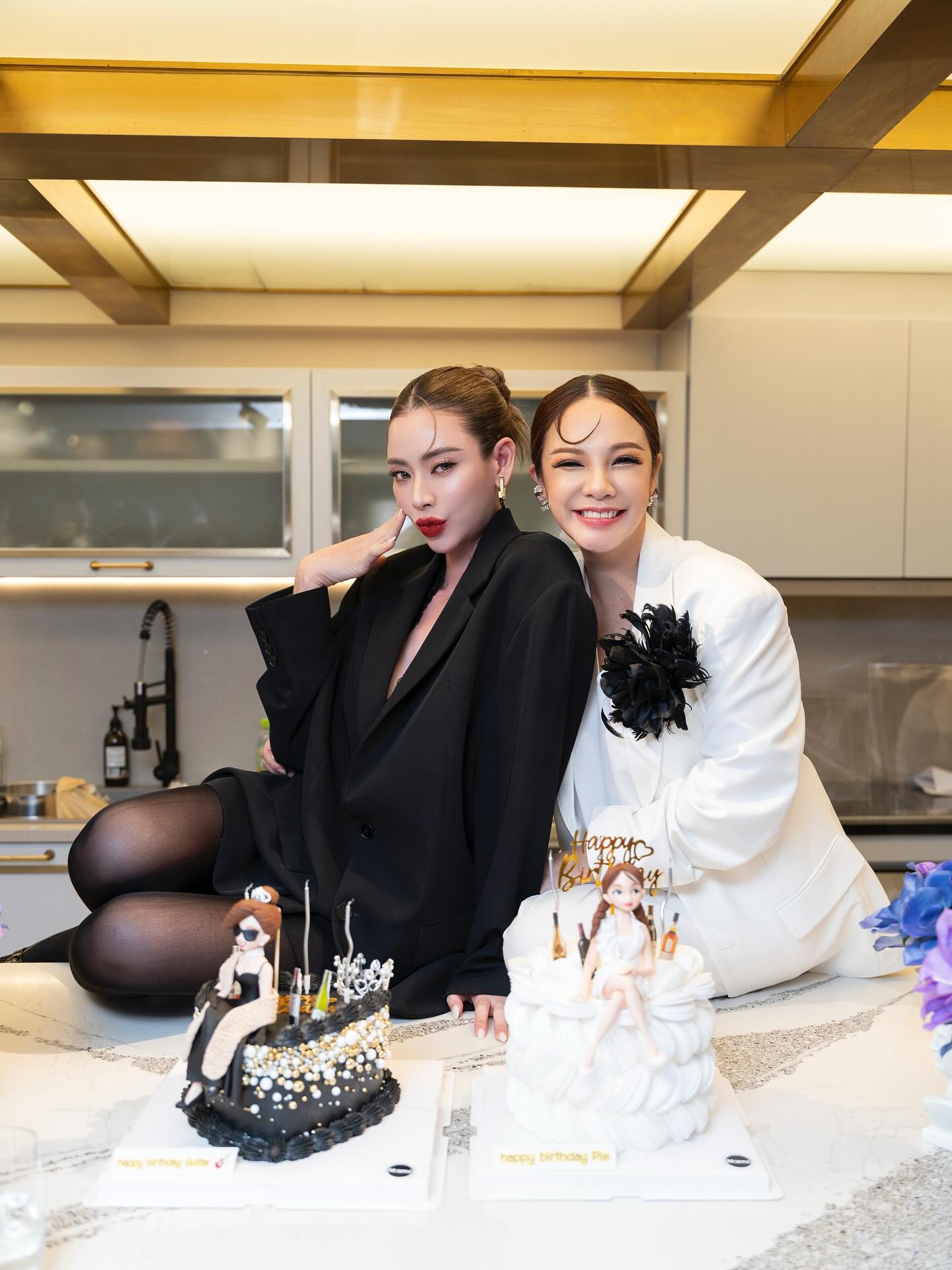 เอ๋ - พรทิพย์ สกิดใจ