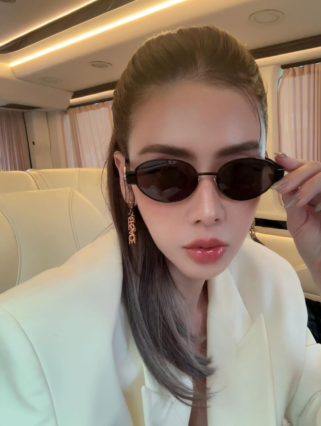 เอ๋ - พรทิพย์ สกิดใจ