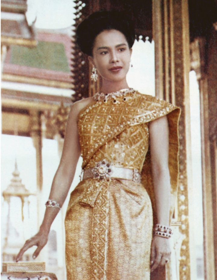 เอ๋ - พรทิพย์ สกิดใจ