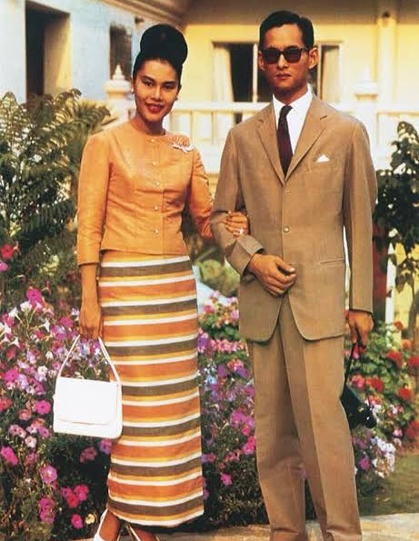 เอ๋ - พรทิพย์ สกิดใจ