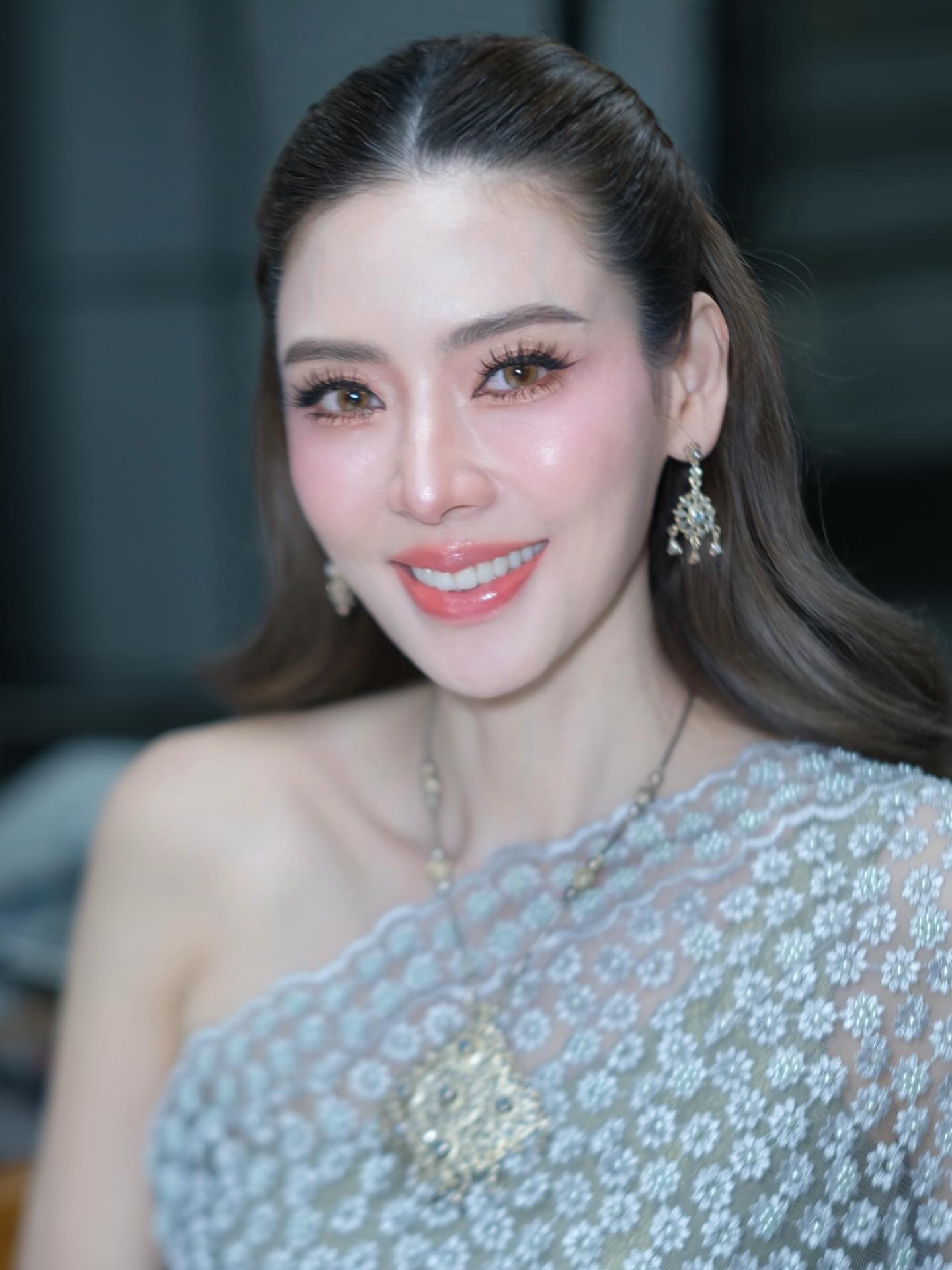 เอ๋ - พรทิพย์ สกิดใจ