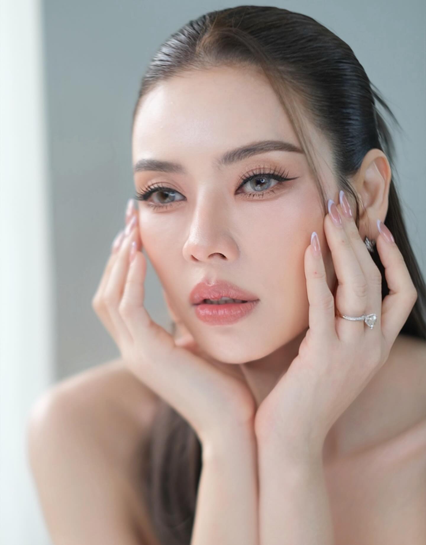 เอ๋ - พรทิพย์ สกิดใจ