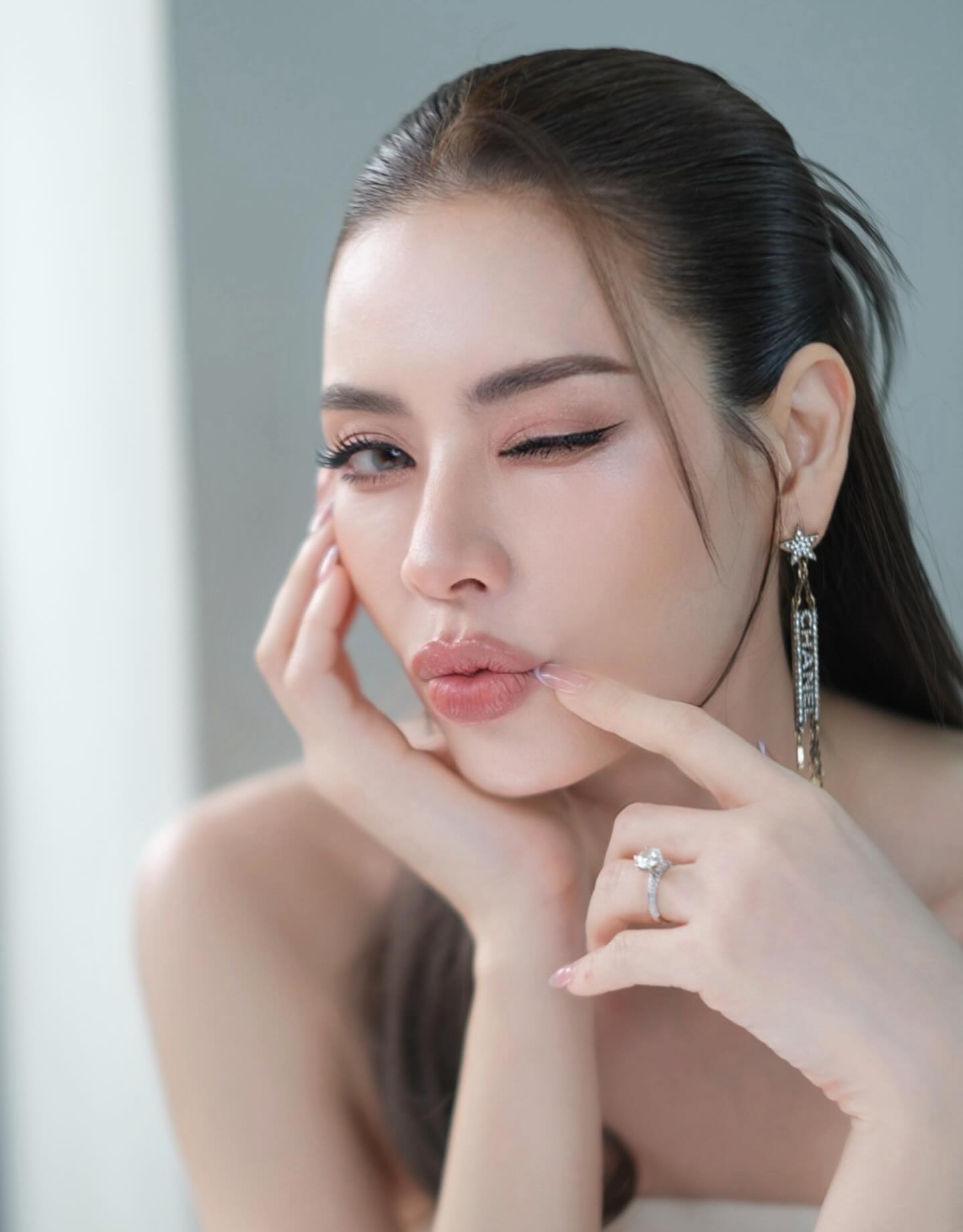 เอ๋ - พรทิพย์ สกิดใจ