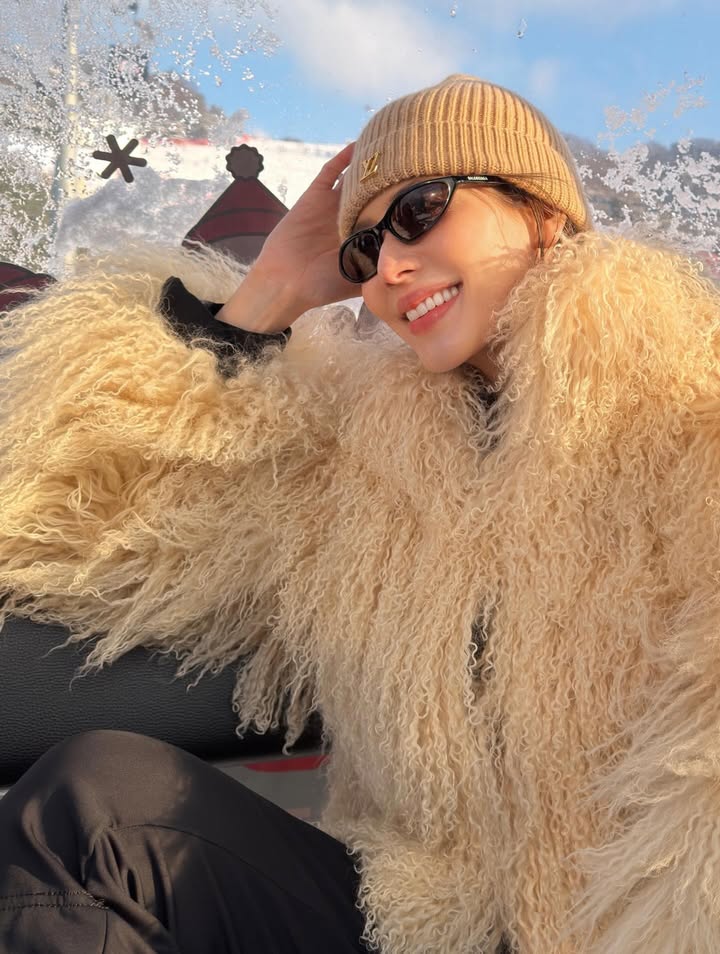 เอ๋ - พรทิพย์ สกิดใจ