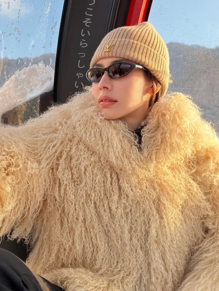 เอ๋ - พรทิพย์ สกิดใจ