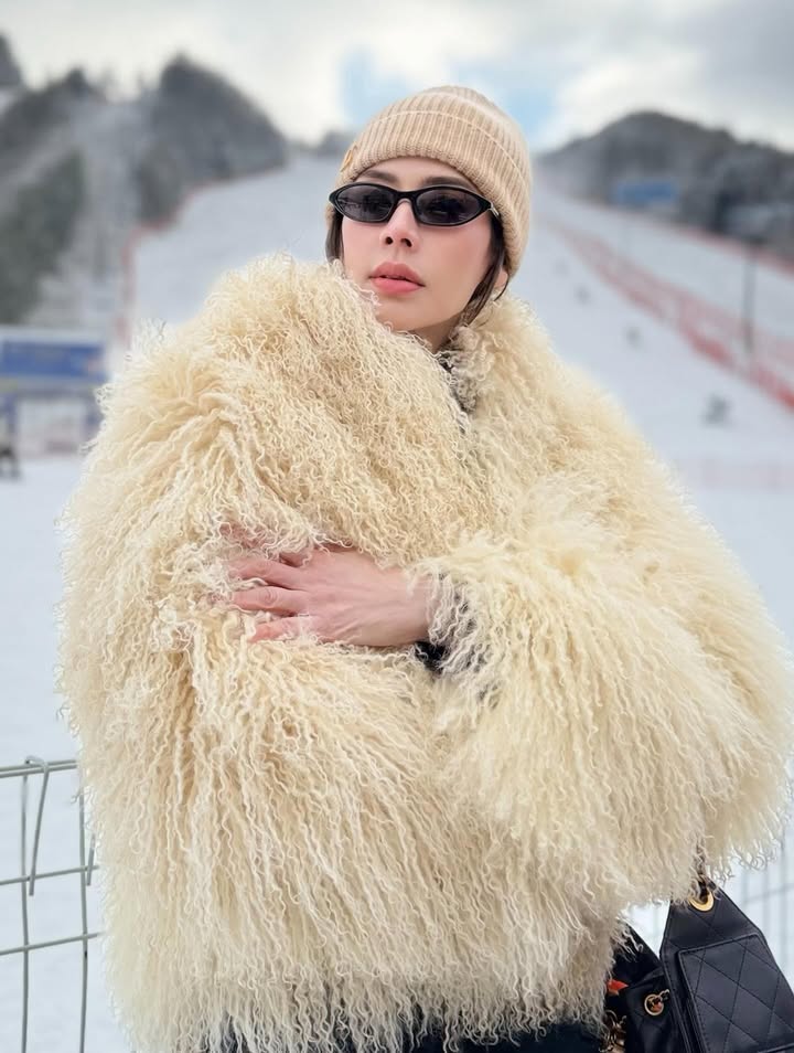 เอ๋ - พรทิพย์ สกิดใจ