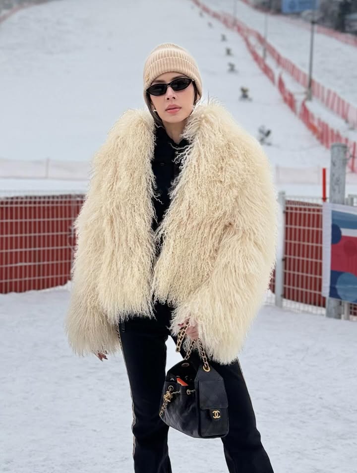 เอ๋ - พรทิพย์ สกิดใจ