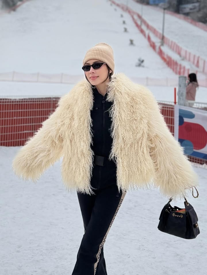 เอ๋ - พรทิพย์ สกิดใจ