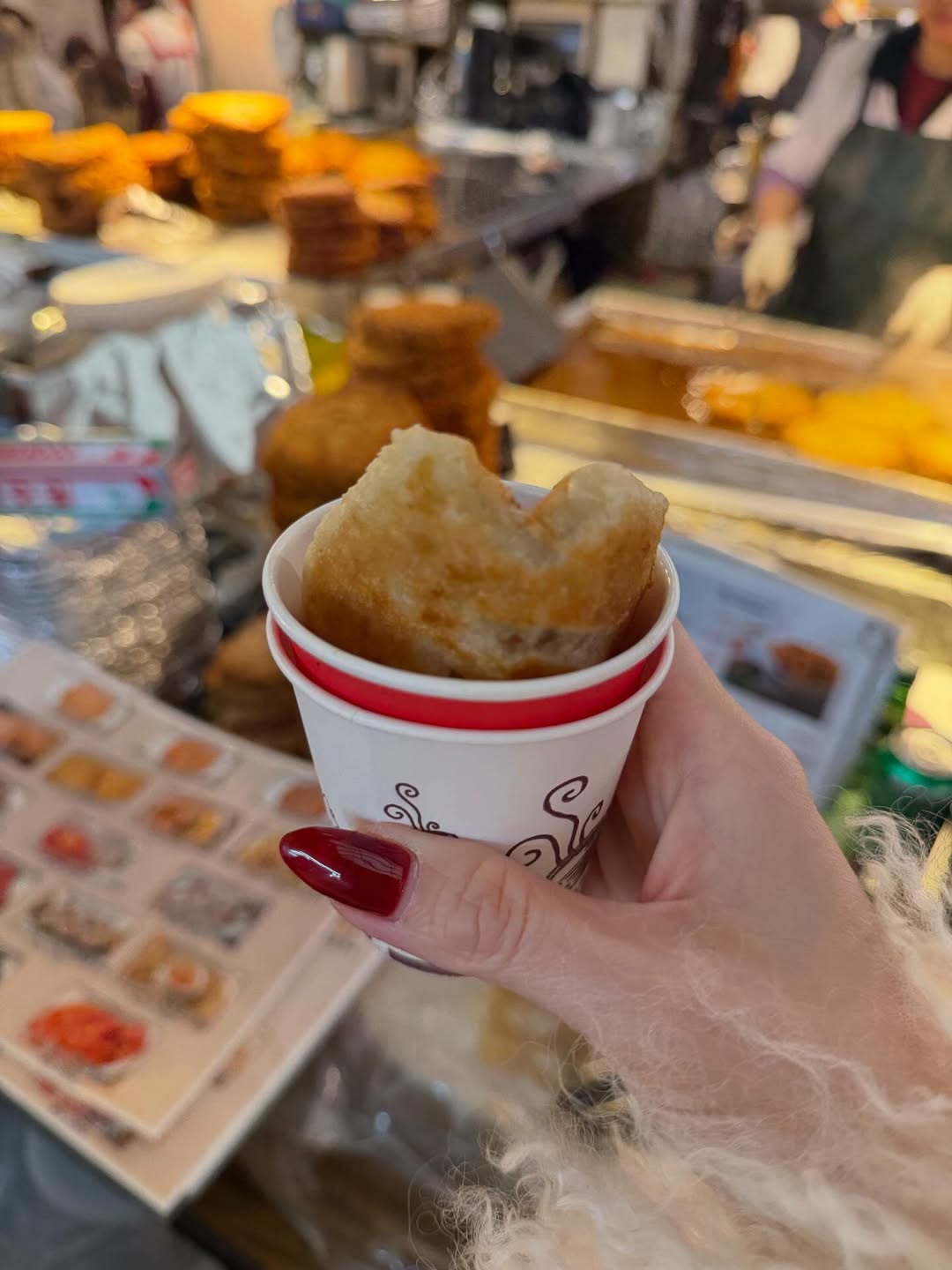 เอ๋ - พรทิพย์ สกิดใจ