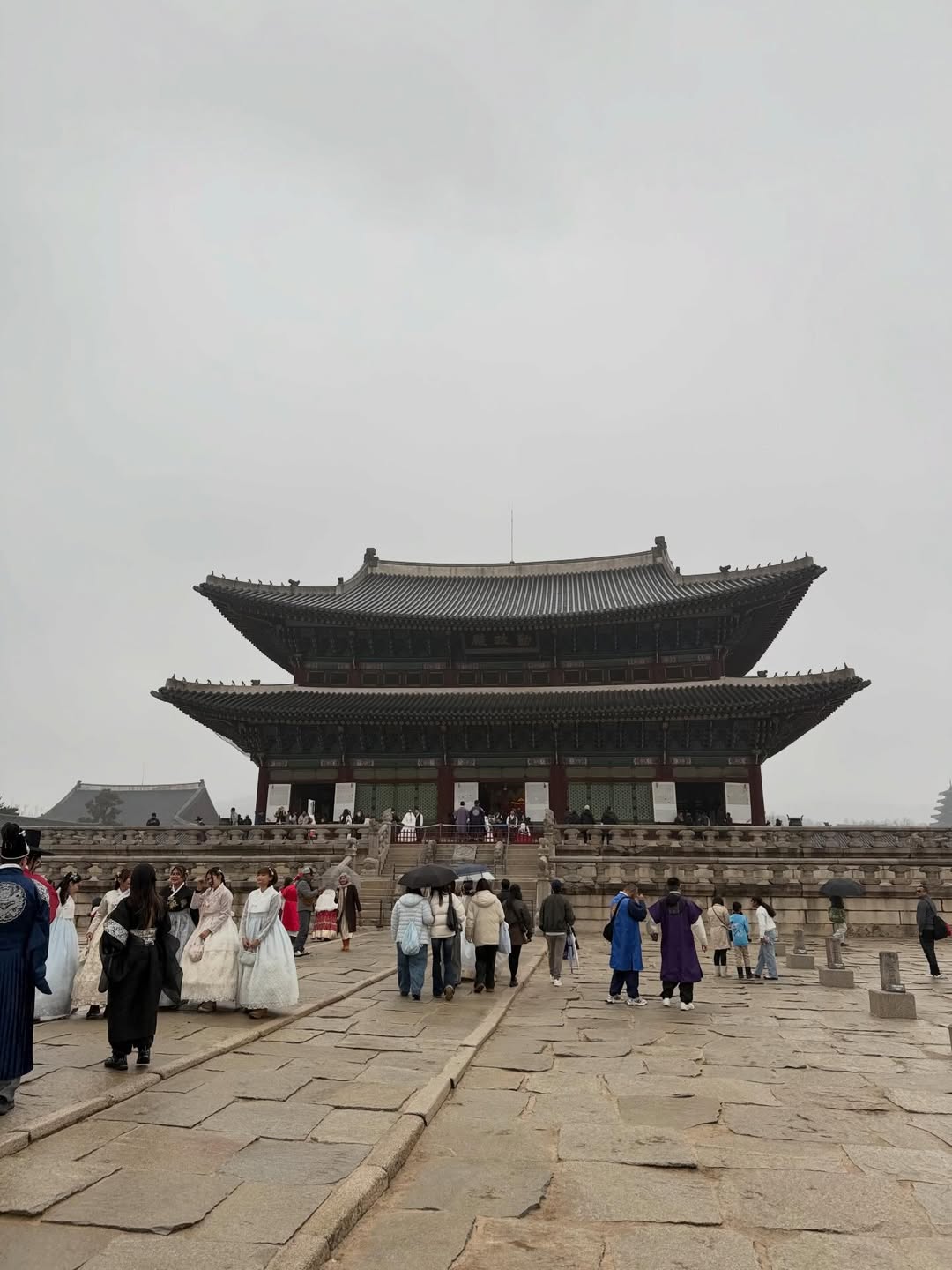 เอ๋ - พรทิพย์ สกิดใจ