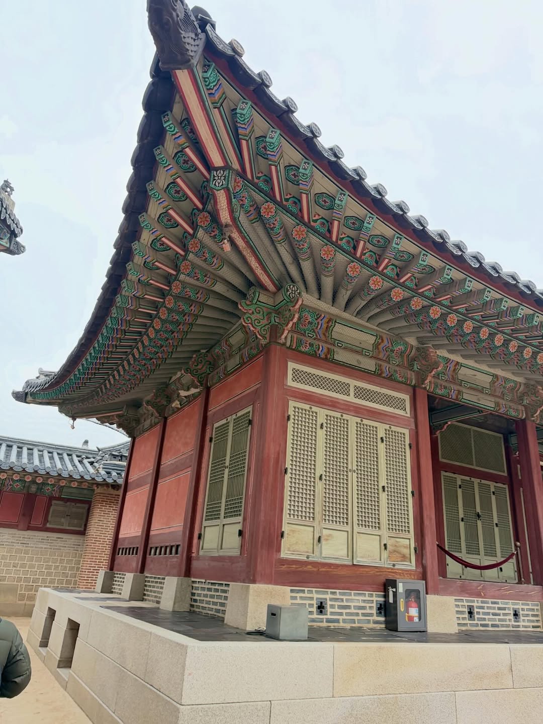 เอ๋ - พรทิพย์ สกิดใจ