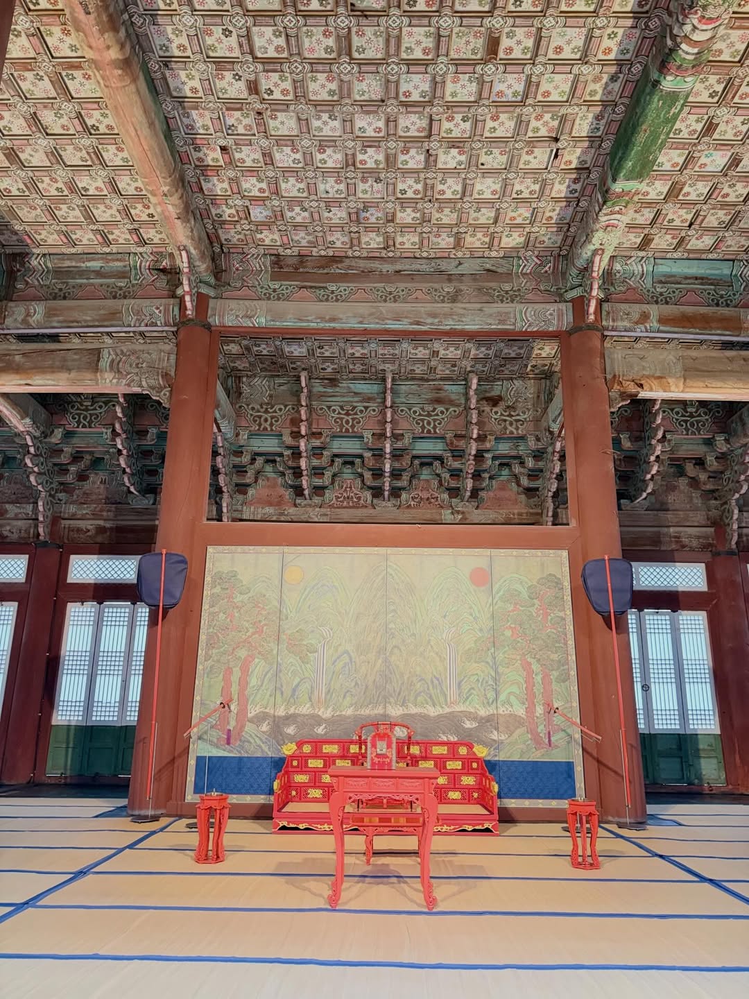 เอ๋ - พรทิพย์ สกิดใจ