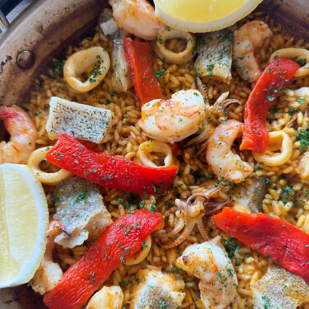 เอ๋ - พรทิพย์ สกิดใจ