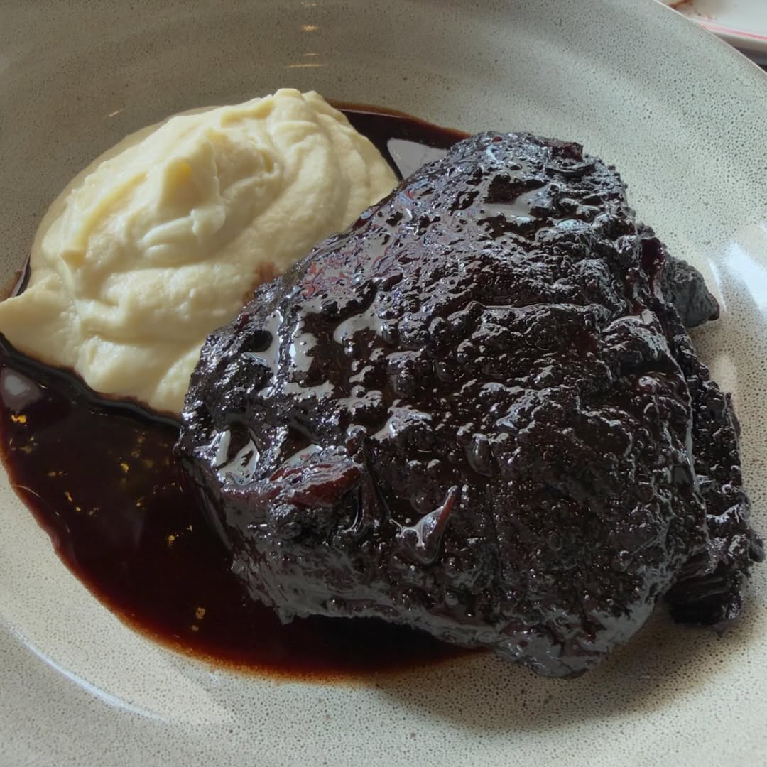 เอ๋ - พรทิพย์ สกิดใจ