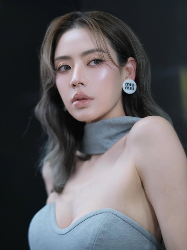 เอ๋ - พรทิพย์ สกิดใจ