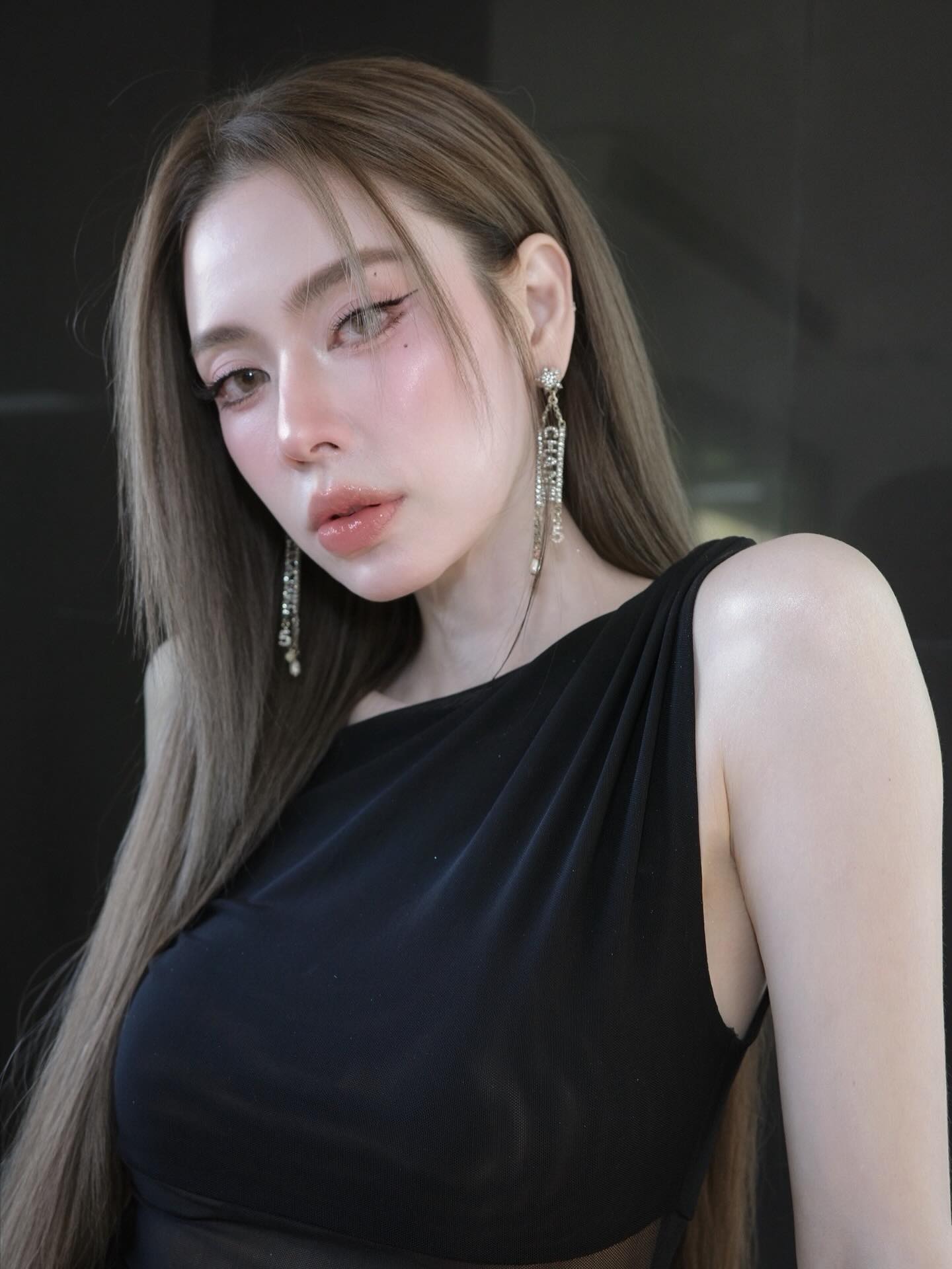 เอ๋ - พรทิพย์ สกิดใจ