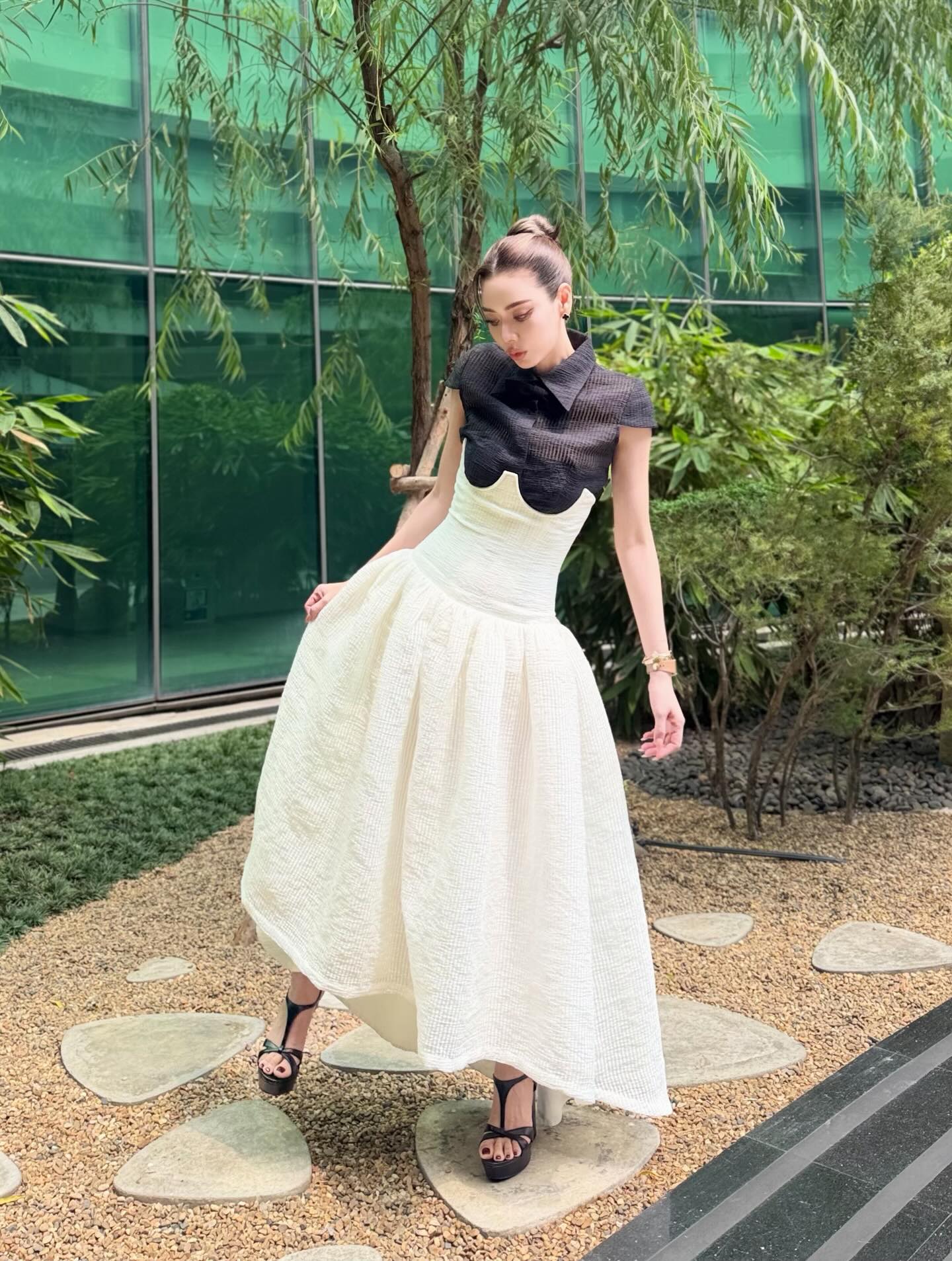 เอ๋ - พรทิพย์ สกิดใจ