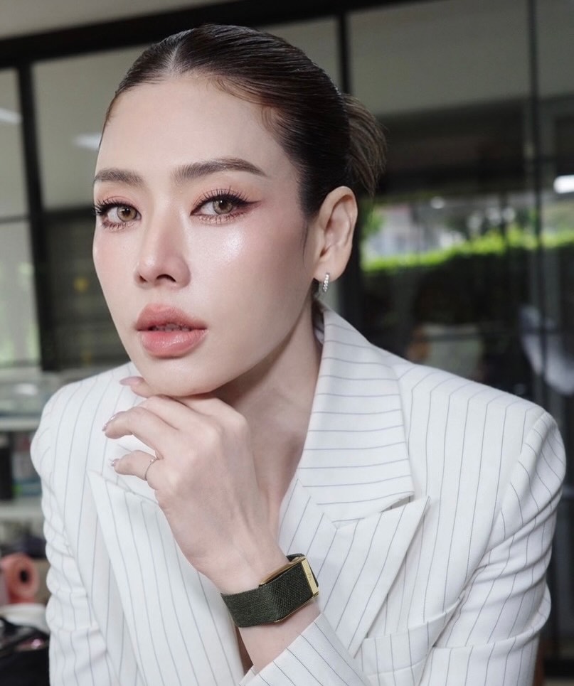 เอ๋ - พรทิพย์ สกิดใจ