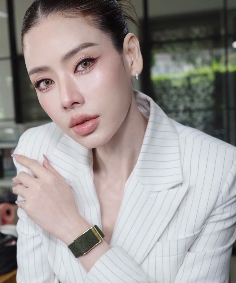 เอ๋ - พรทิพย์ สกิดใจ