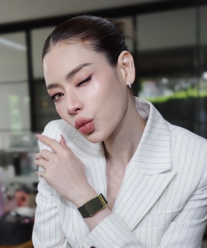 เอ๋ - พรทิพย์ สกิดใจ