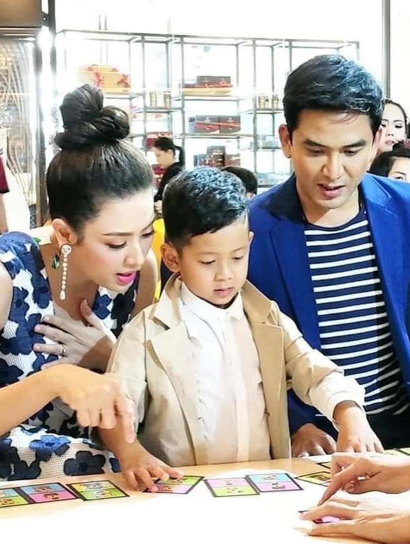 เอ๋ - พรทิพย์ สกิดใจ