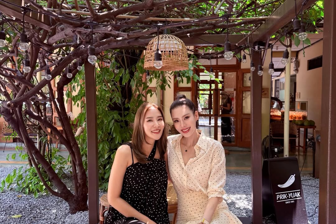 เอ๋ - พรทิพย์ สกิดใจ