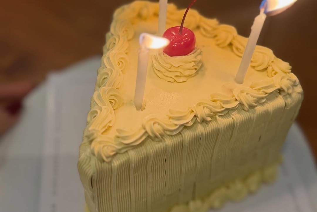 เอ๋ - พรทิพย์ สกิดใจ