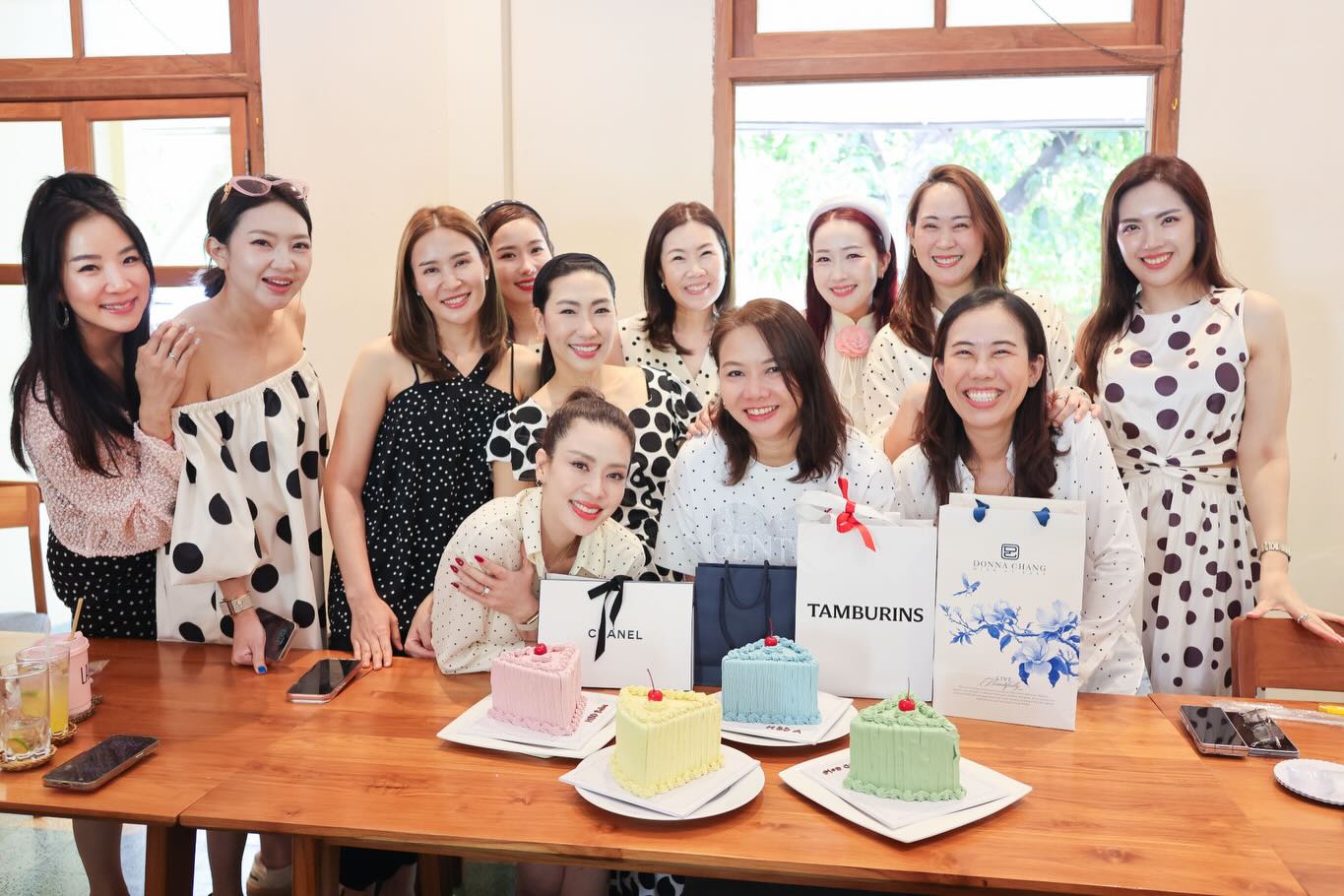 เอ๋ - พรทิพย์ สกิดใจ