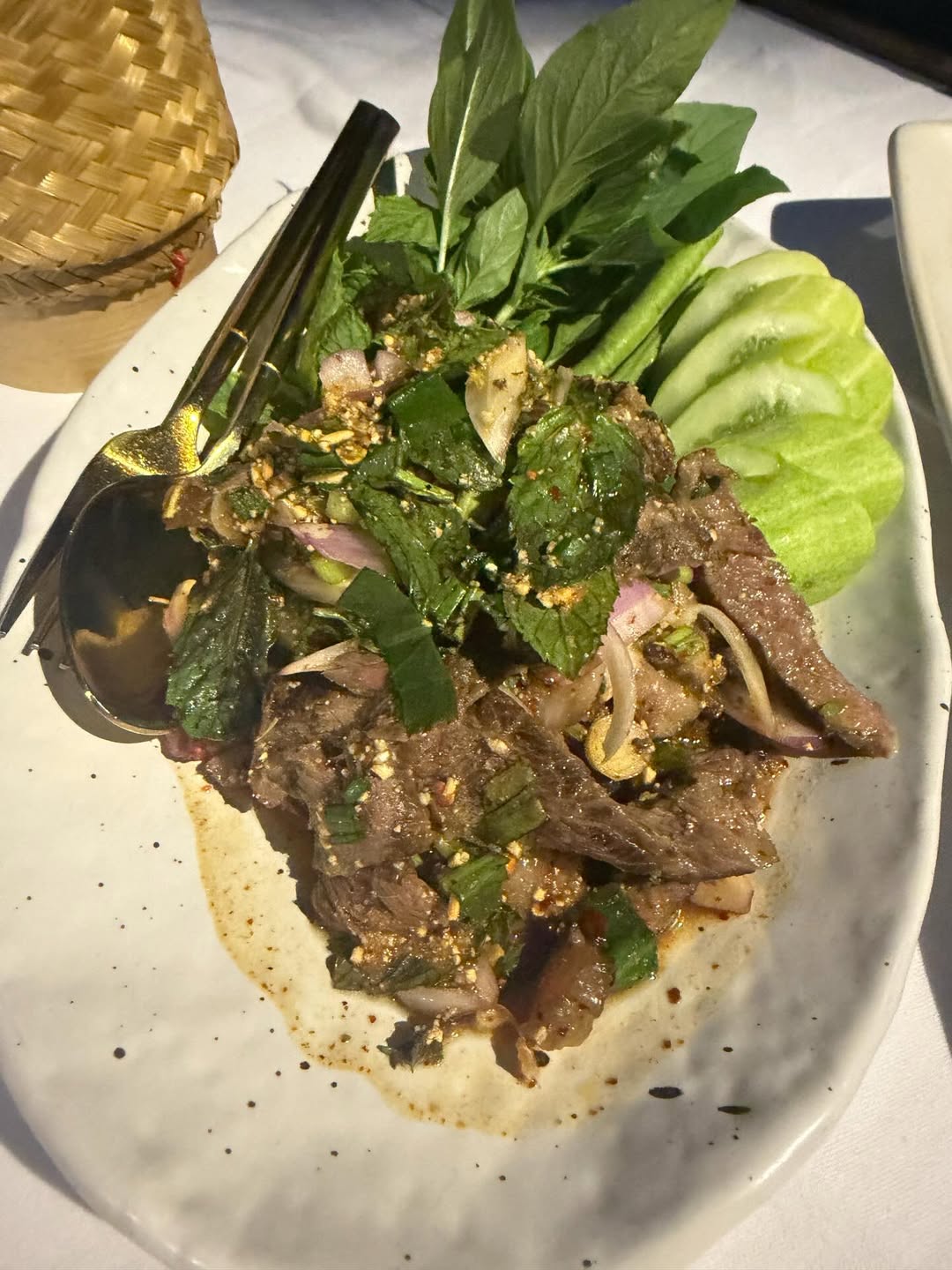 เอ๋ - พรทิพย์ สกิดใจ