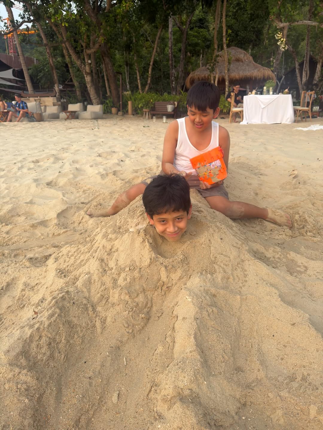 เอ๋ - พรทิพย์ สกิดใจ