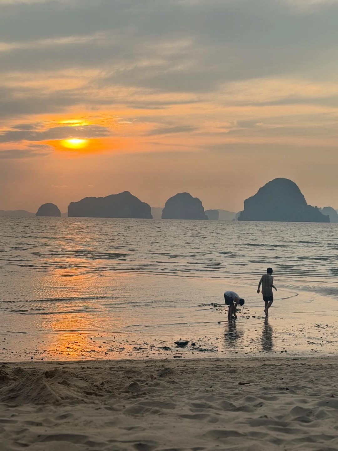 เอ๋ - พรทิพย์ สกิดใจ