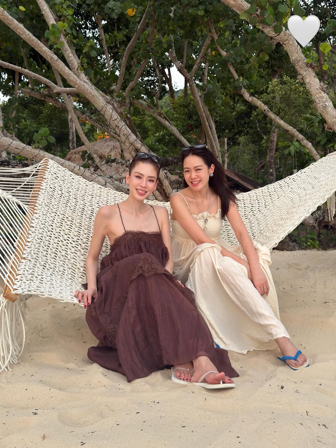 เอ๋ - พรทิพย์ สกิดใจ