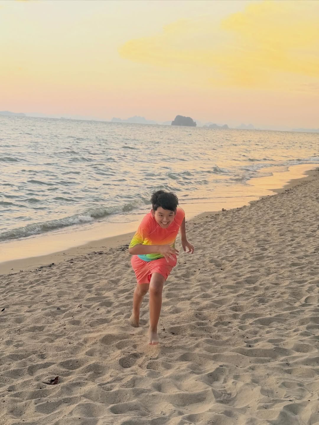 เอ๋ - พรทิพย์ สกิดใจ