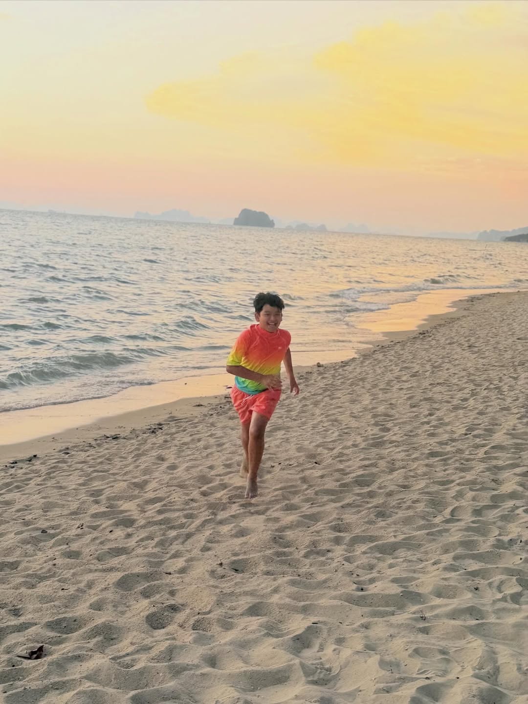 เอ๋ - พรทิพย์ สกิดใจ