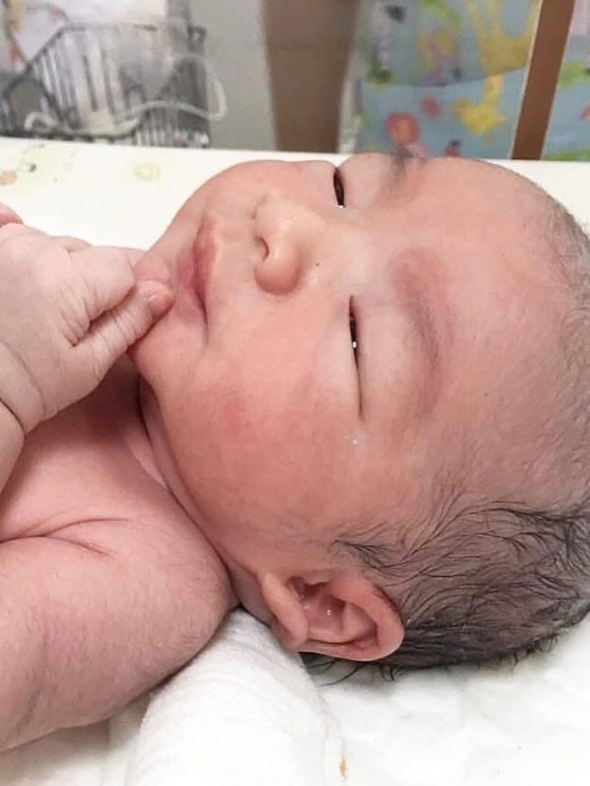 เอ๋ - พรทิพย์ สกิดใจ