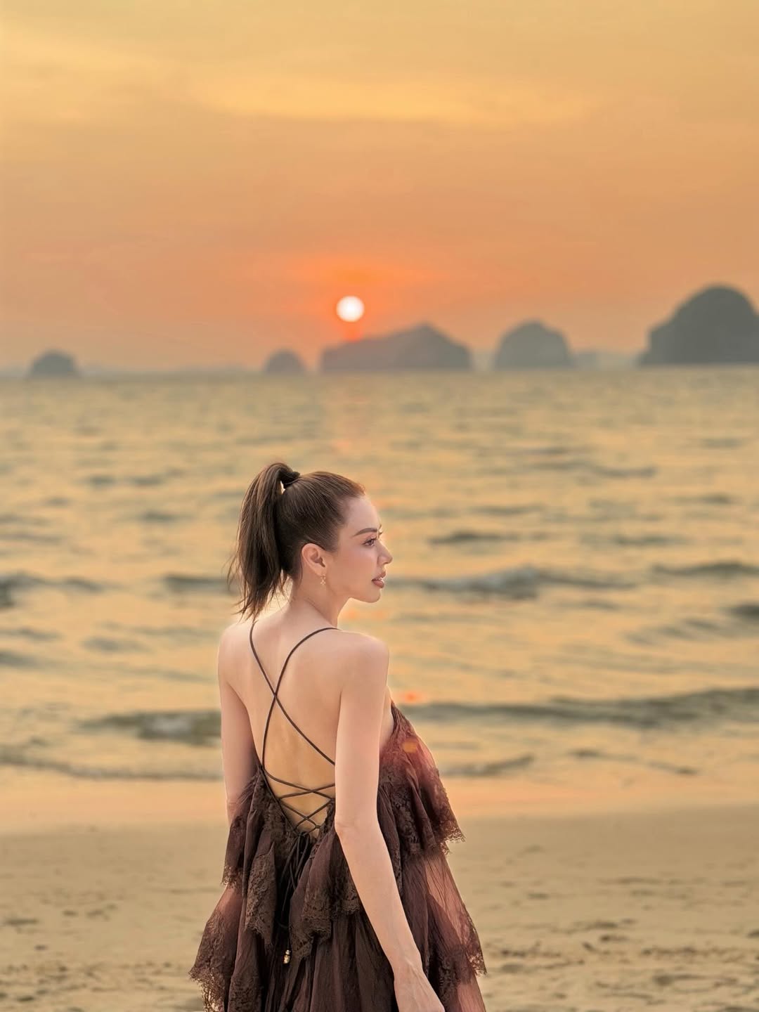 เอ๋ - พรทิพย์ สกิดใจ