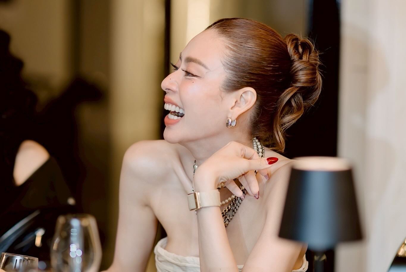เอ๋ - พรทิพย์ สกิดใจ