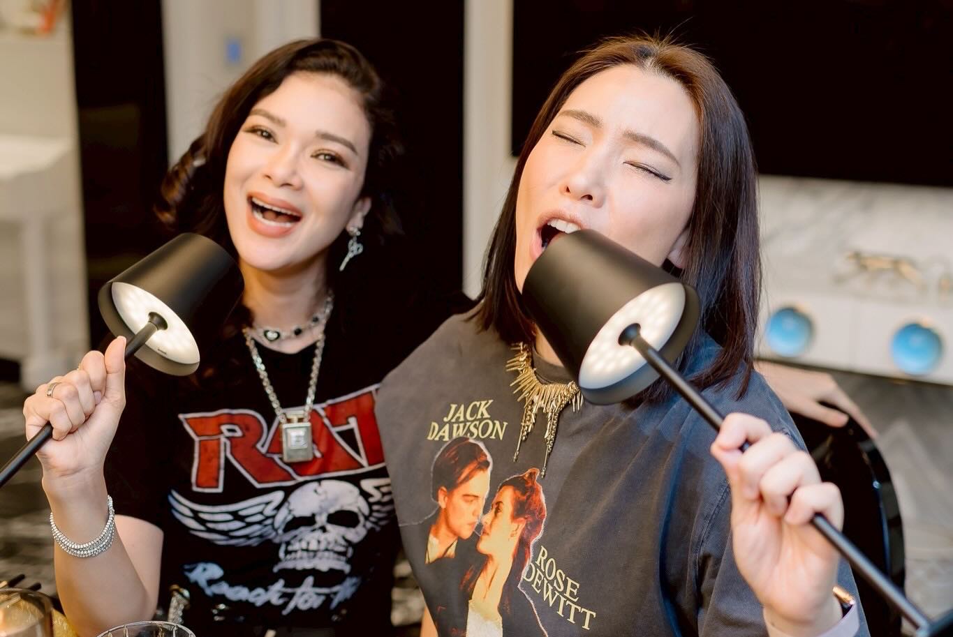 เอ๋ - พรทิพย์ สกิดใจ