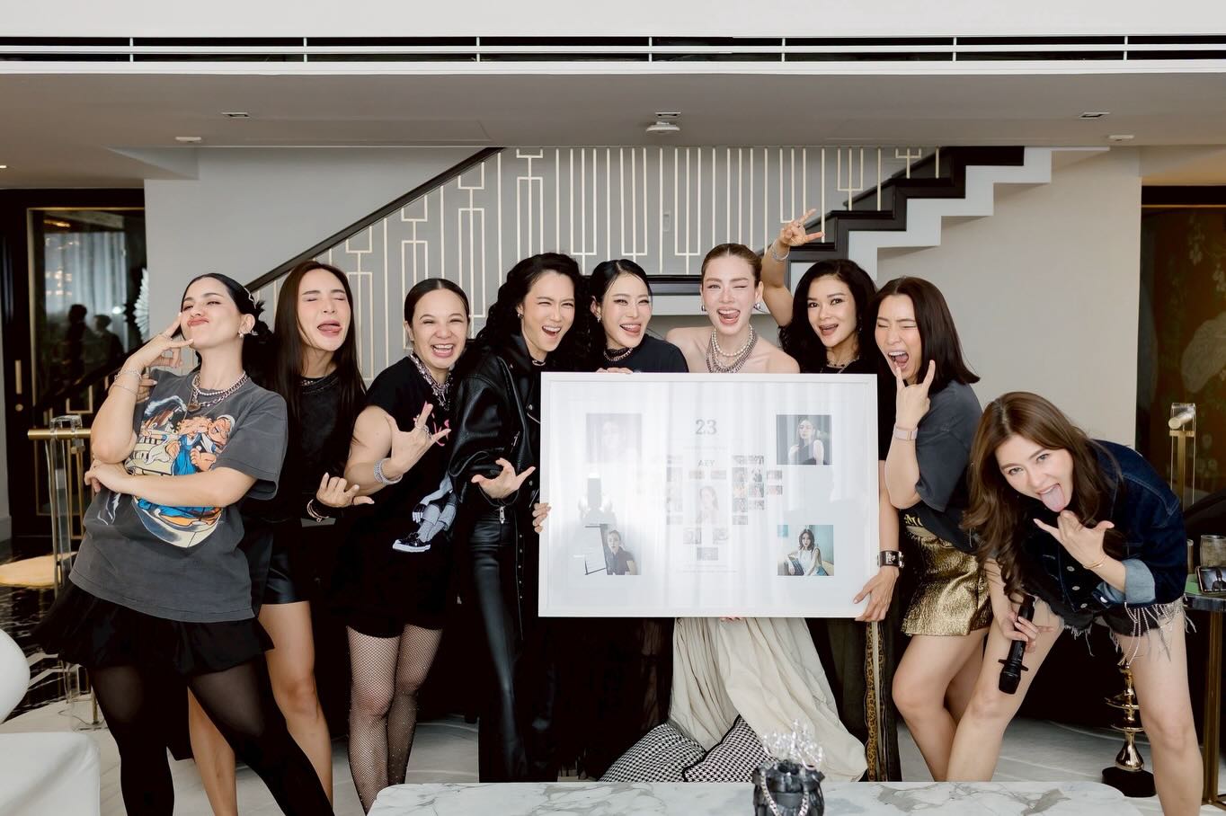 เอ๋ - พรทิพย์ สกิดใจ
