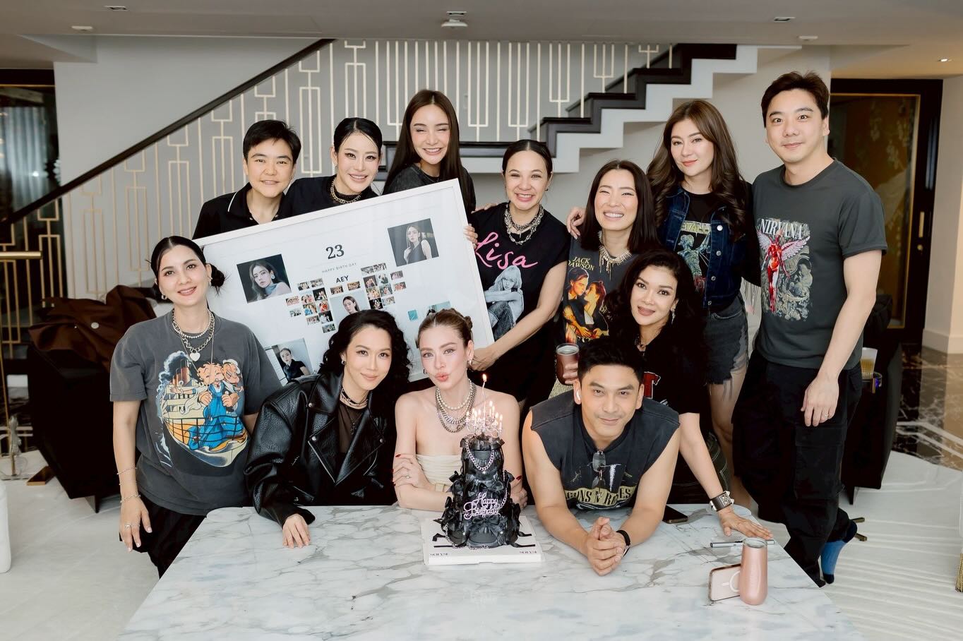 เอ๋ - พรทิพย์ สกิดใจ