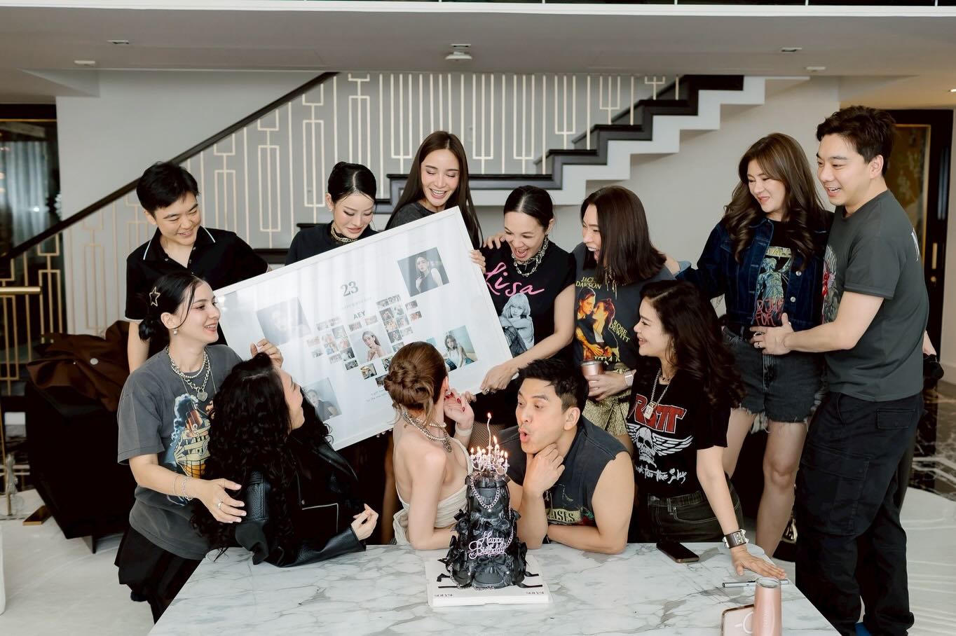 เอ๋ - พรทิพย์ สกิดใจ