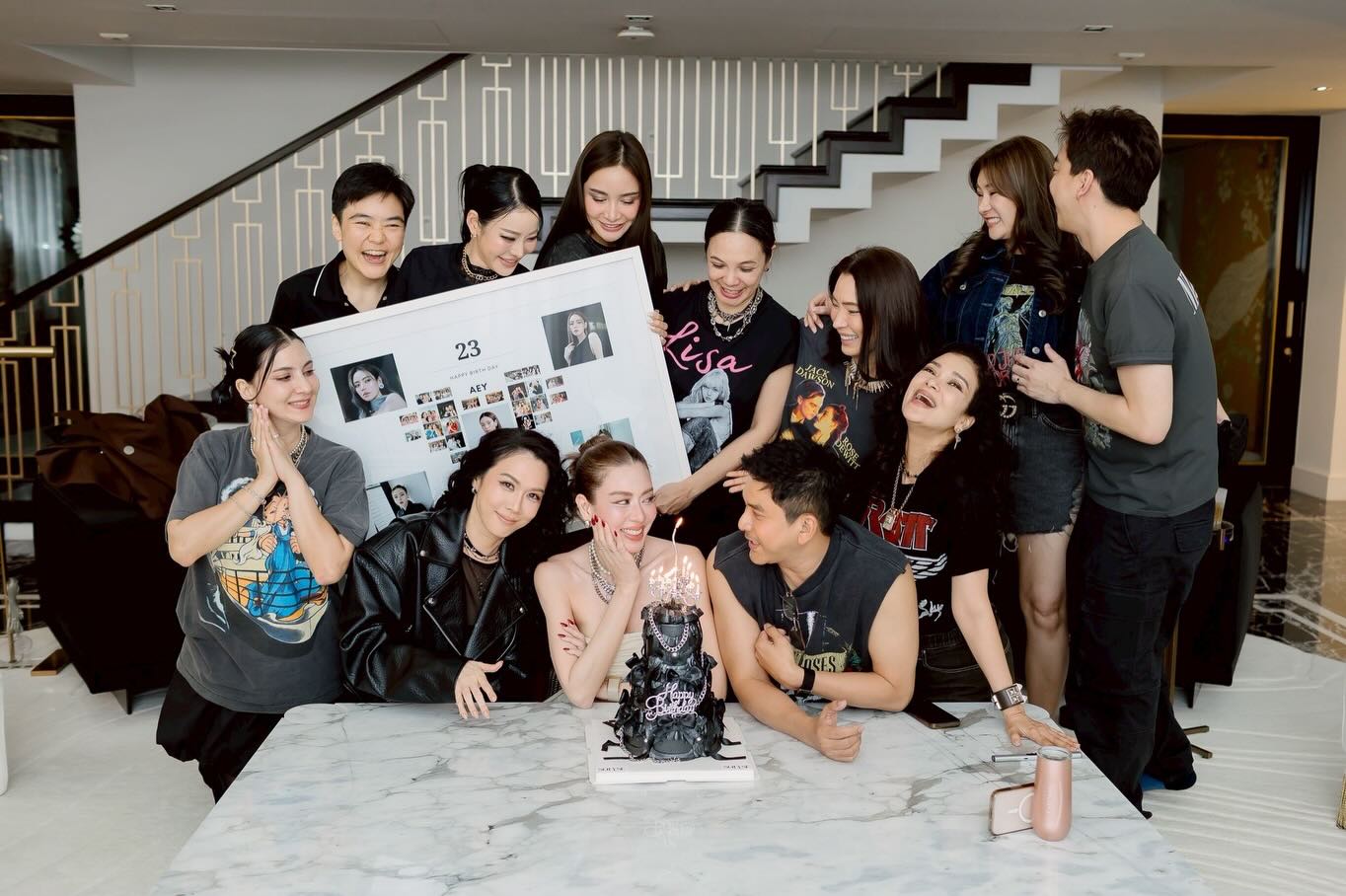 เอ๋ - พรทิพย์ สกิดใจ