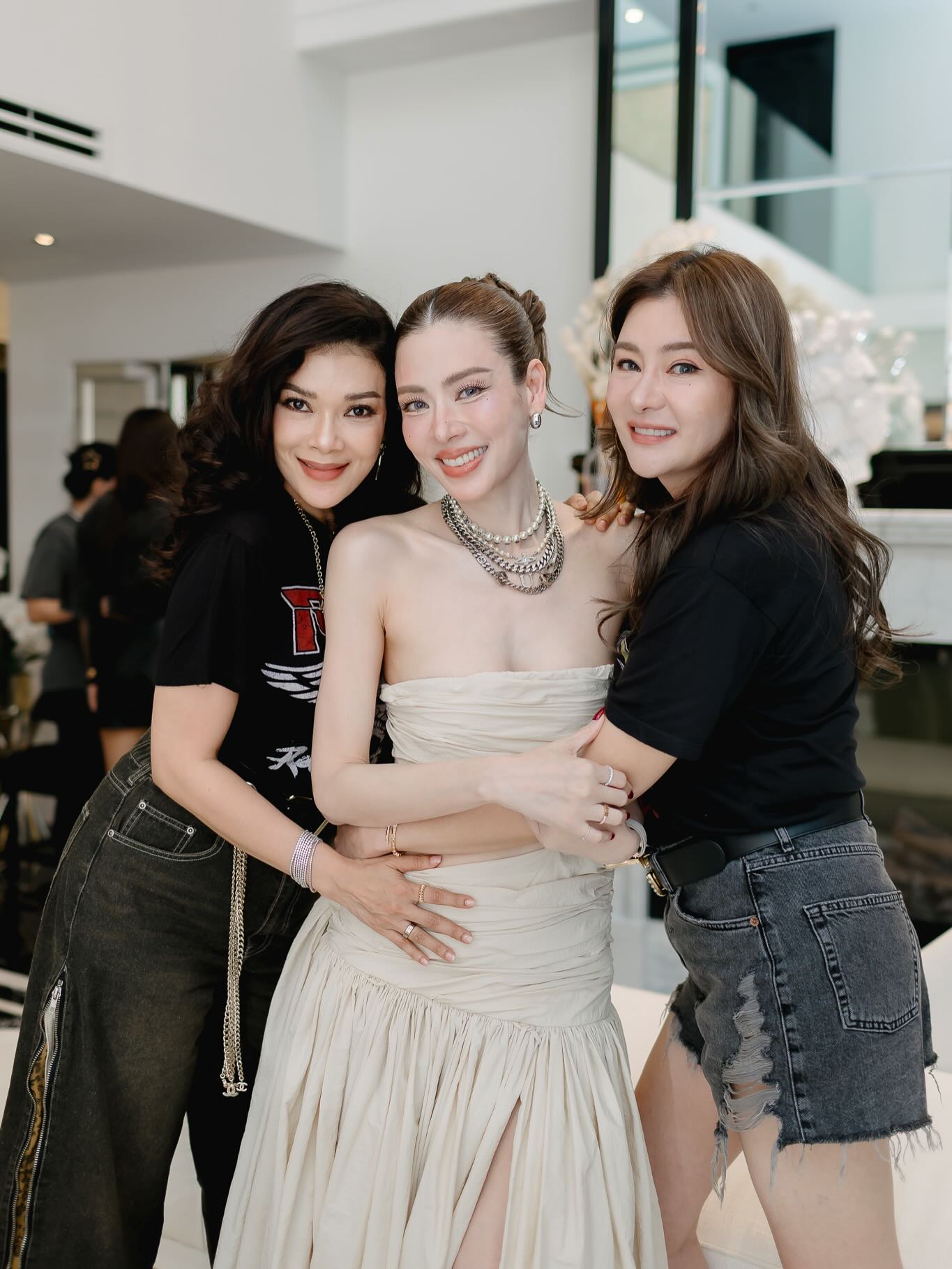 เอ๋ - พรทิพย์ สกิดใจ