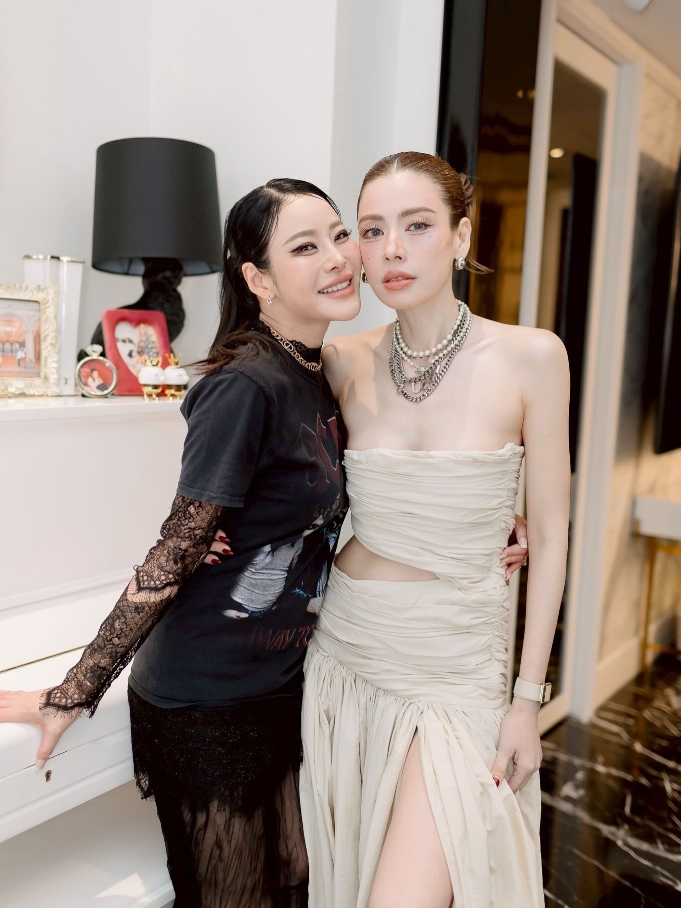 เอ๋ - พรทิพย์ สกิดใจ
