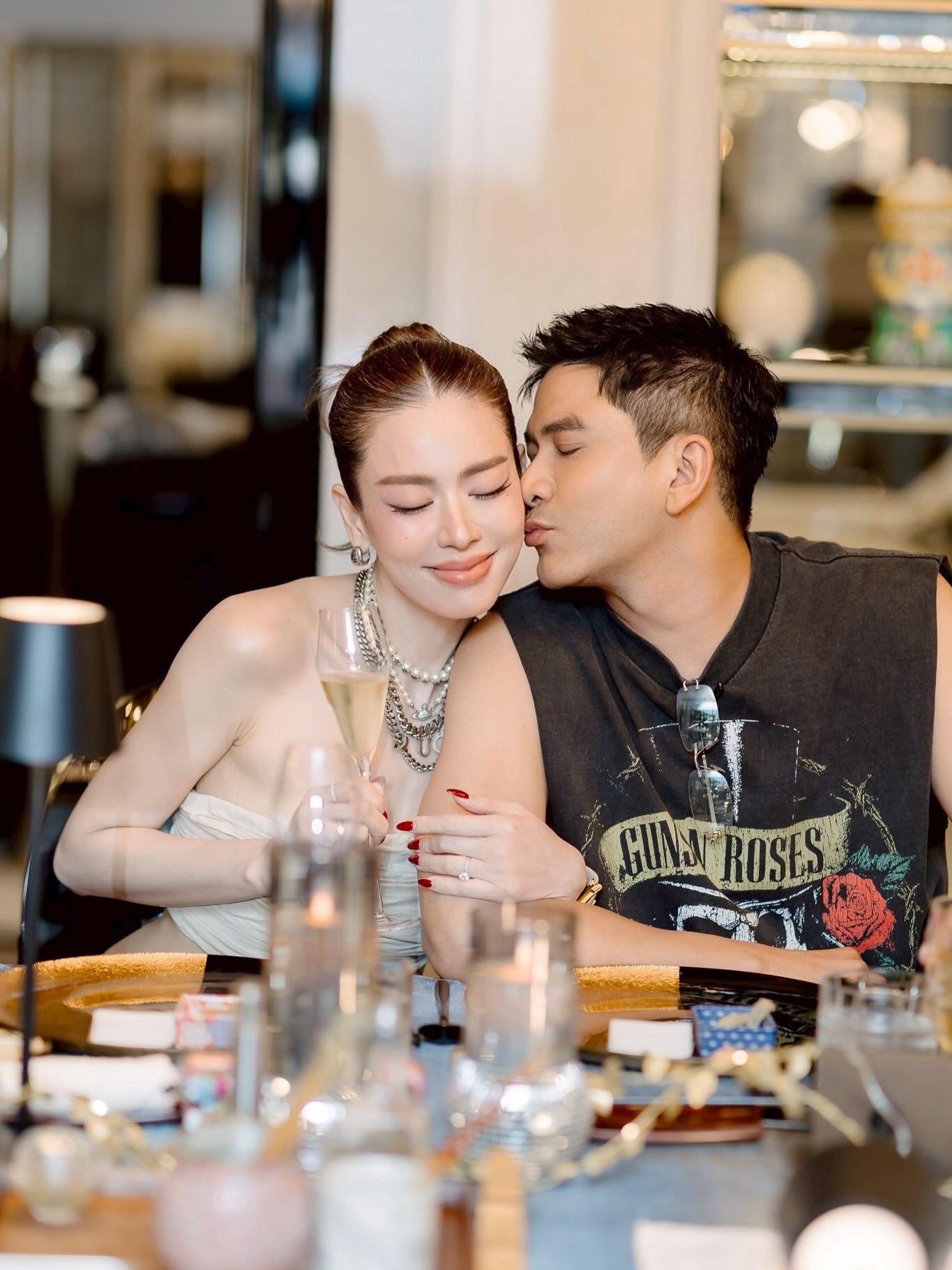 เอ๋ - พรทิพย์ สกิดใจ