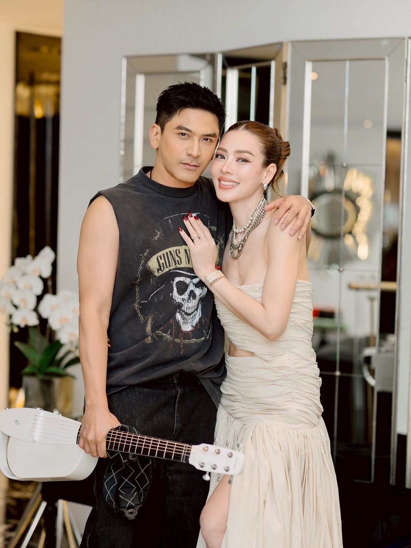 เอ๋ - พรทิพย์ สกิดใจ