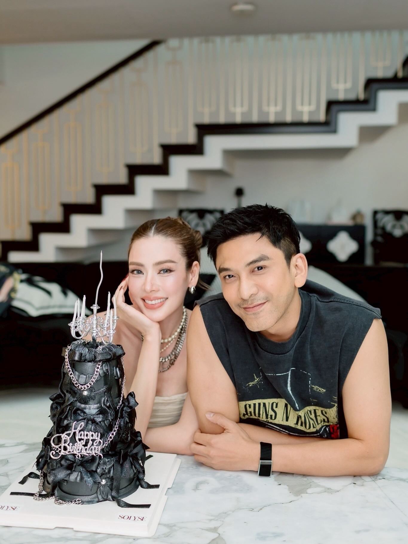 เอ๋ - พรทิพย์ สกิดใจ