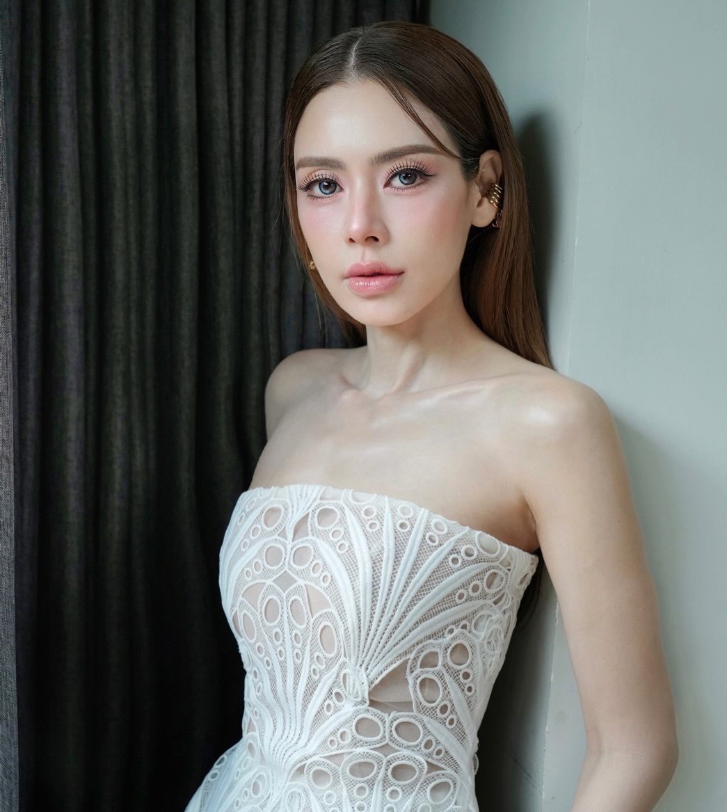 เอ๋ - พรทิพย์ สกิดใจ